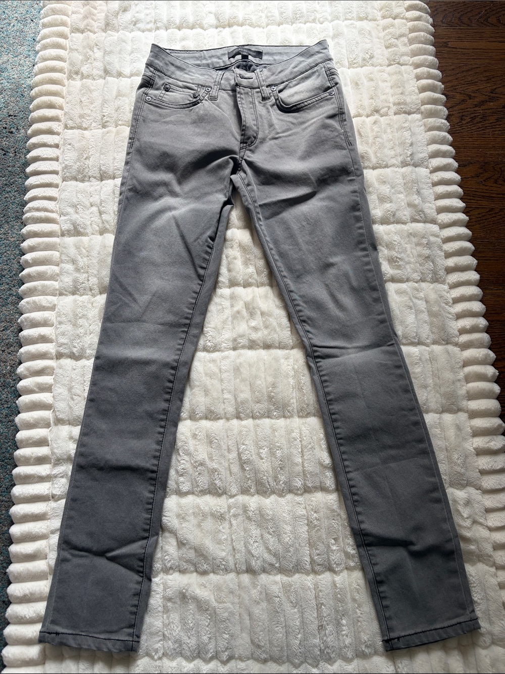 Women's Skinny Stretch Jeans in Light Gray